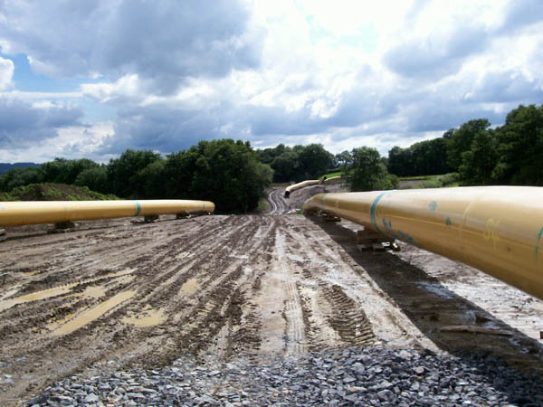 Gas pipline construction in Great Britian-cr Jonathan Wilkin