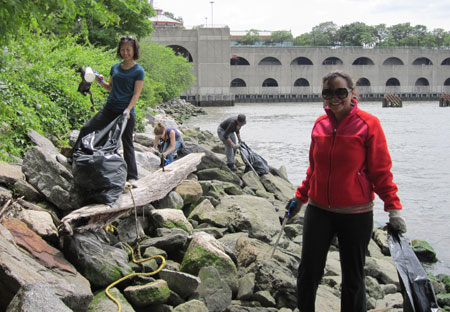 sweep clean-up at Riverside Park-credit lynda Selde